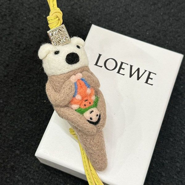 最新でオシャレ ロエベ カーフスキン 偽物 バッグチャーム lod88502